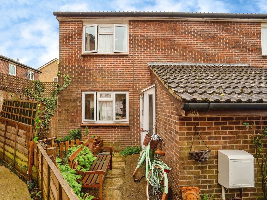 2 bed end terrace house for sale in Abbey Close, Peacehaven BN10, £260,000