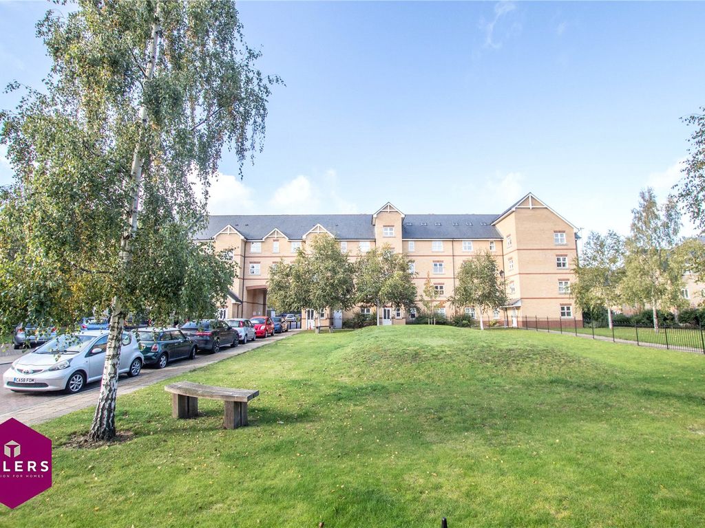 2 bed flat for sale in Cromwell Road, Cambridge, Cambridgeshire CB1, £300,000