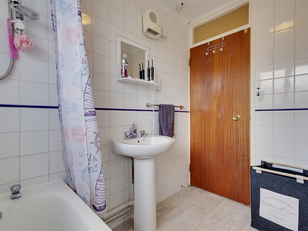 1 bed flat for sale in Suffolk Road, Bournemouth BH2, £169,950