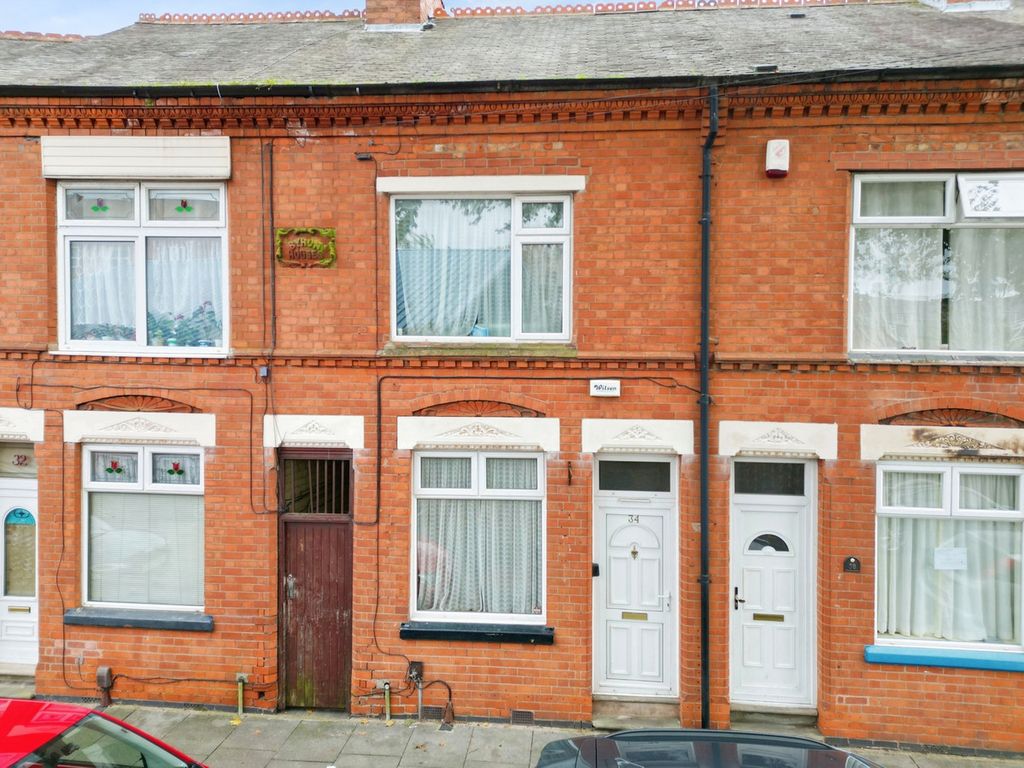 3 bed terraced house for sale in Balfour Street, Leicester LE3, £180,000