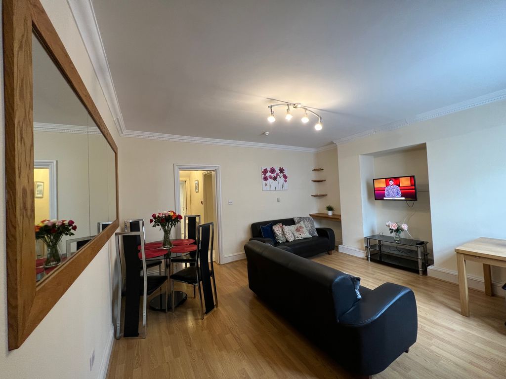 1 bed flat to rent in Oakley Street, London SW3, £2,253 pcm