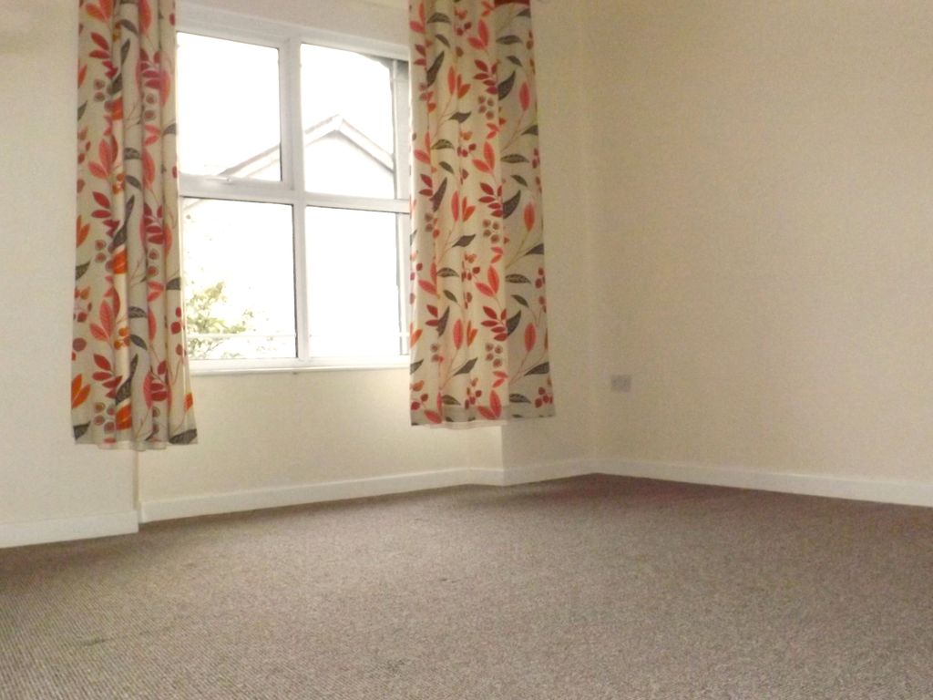 2 bed flat to rent in Glangors Uchaf, Tregarth, Bangor, Gwynedd LL57, £680 pcm