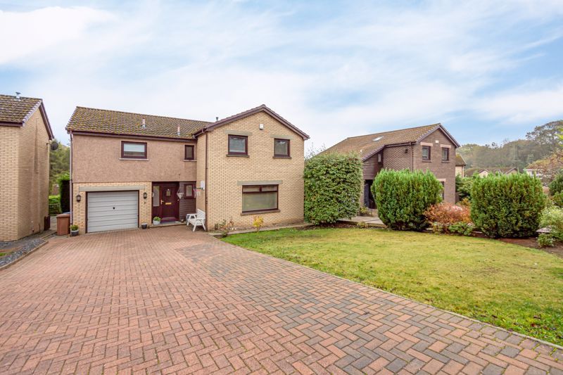 4 bed property for sale in Floors Place, Kirkcaldy KY2, £325,000