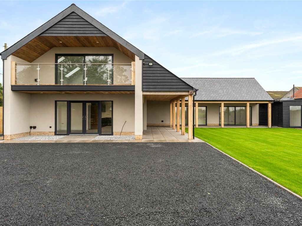 New home, 4 bed detached house for sale in Conington Road, Fenstanton, Huntingdon, Cambridgeshire PE28, £975,000
