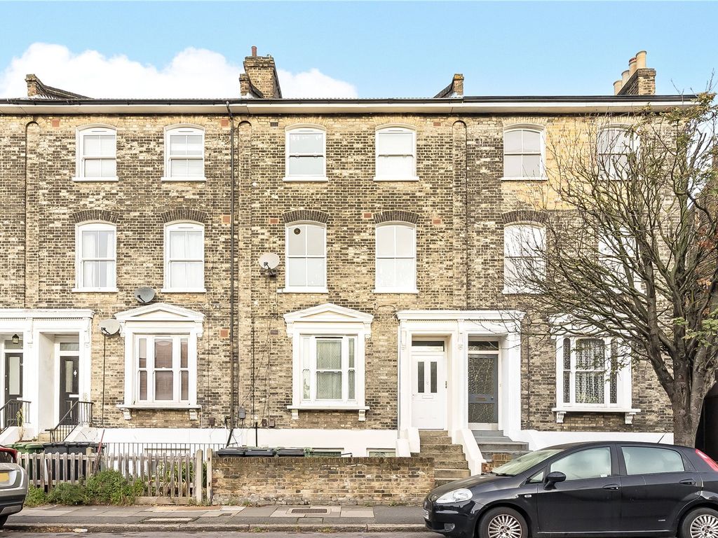 1 bed flat for sale in Shardeloes Road, New Cross SE14, £190,000