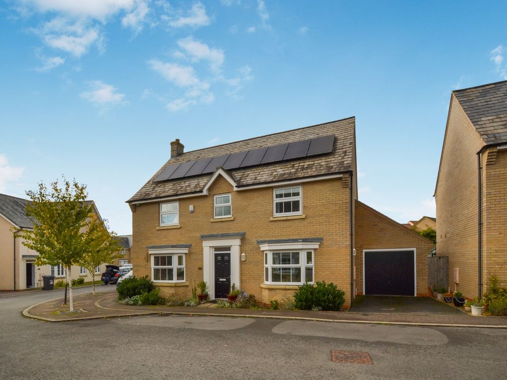 4 bed detached house for sale in Lannesbury Crescent, St. Neots PE19, £525,000