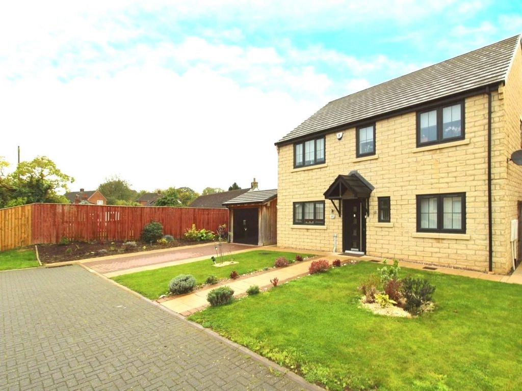 4 bed detached house for sale in Juniper Grove, Ripon HG4, £455,000