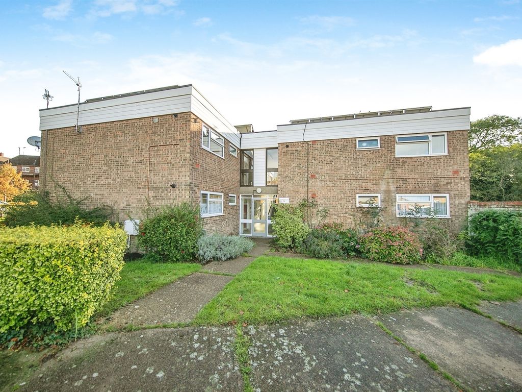 1 bed flat for sale in Hickory Avenue, Colchester CO4, £110,000