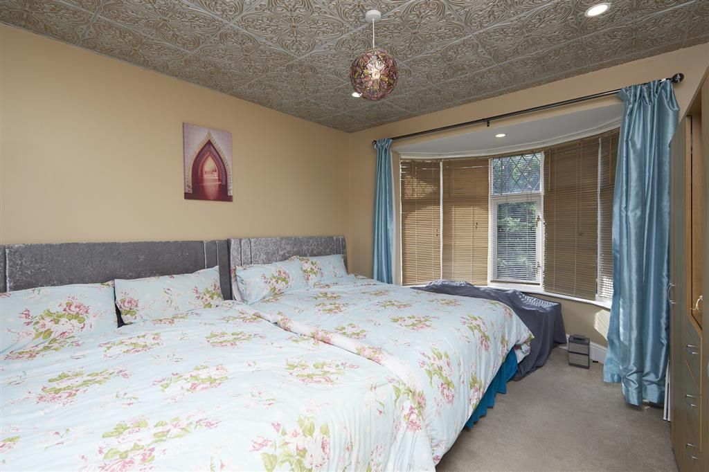 3 bed detached house for sale in Lichfield Road, Barton Under Needwood, Burton-On-Trent DE13, £200,000