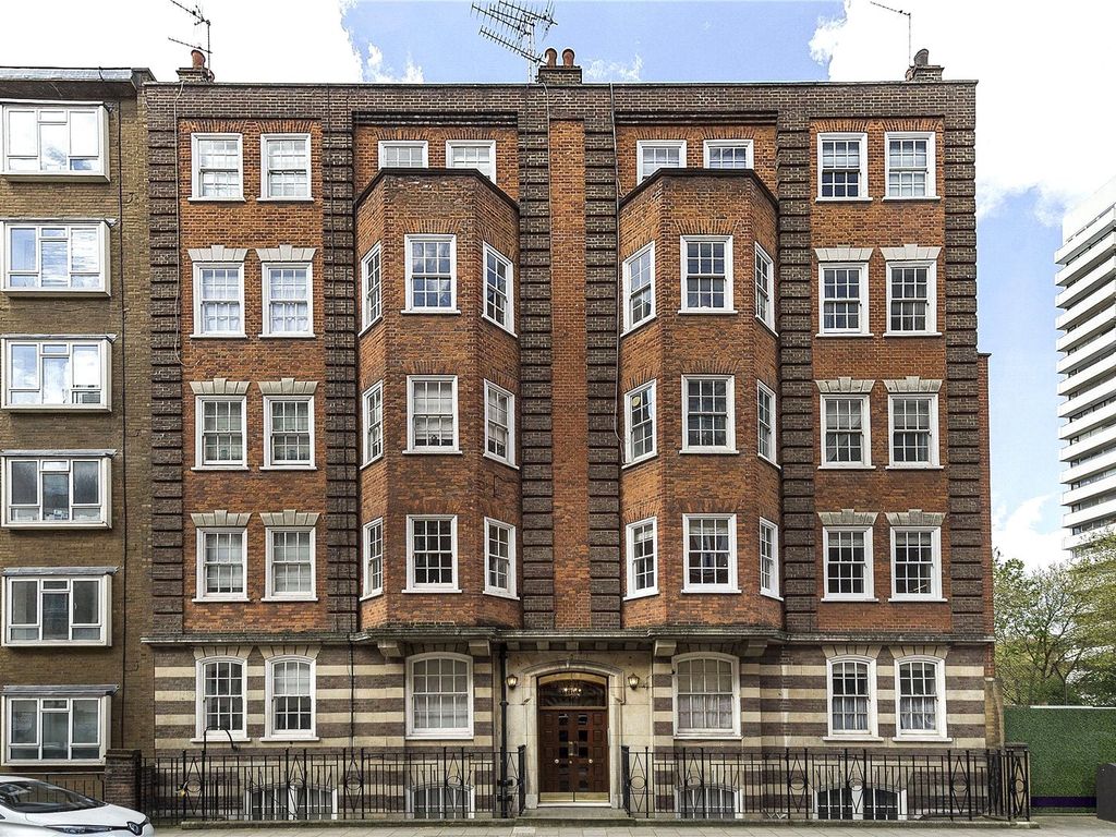 2 bed flat for sale in Luxborough Street, Marylebone W1U, £700,000