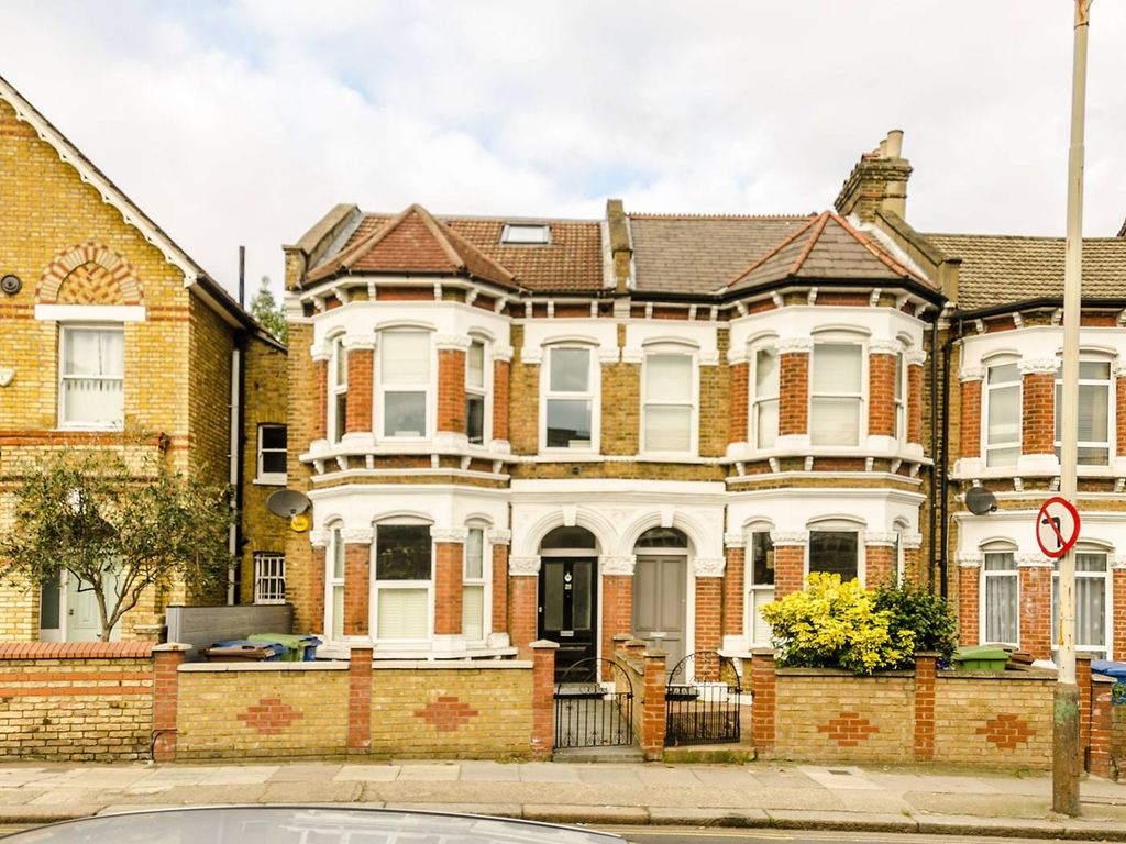 1 bed flat for sale in East Dulwich Grove, East Dulwich, London SE22, £395,000