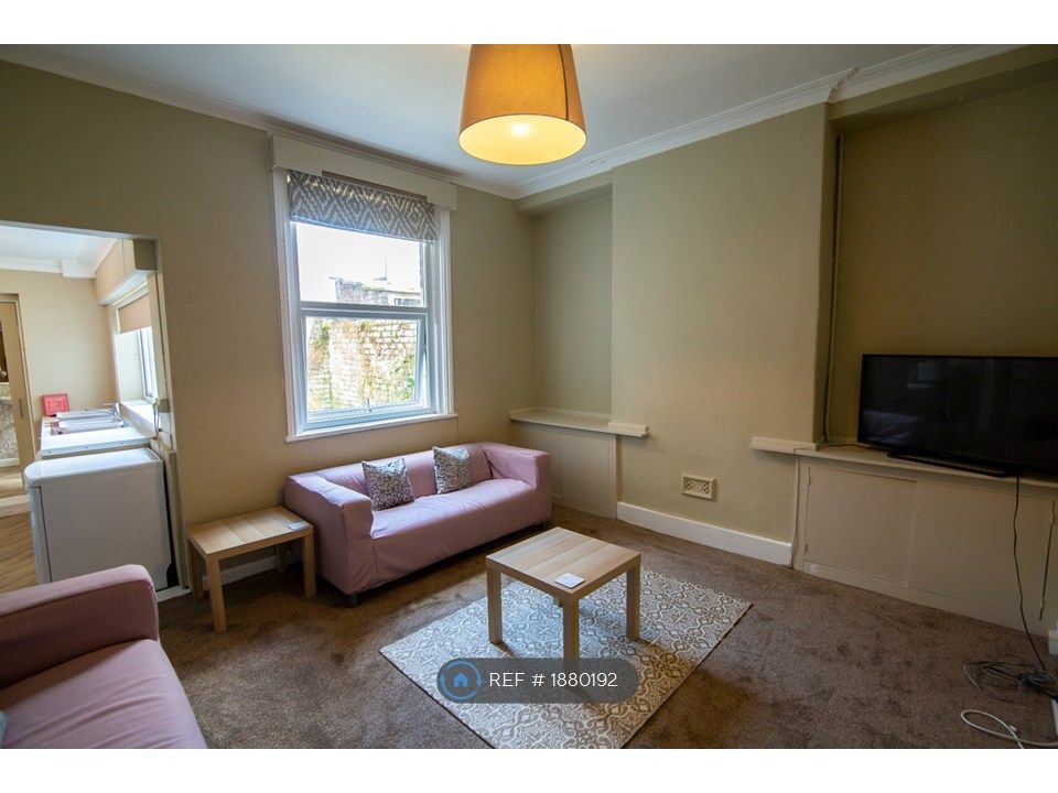 5 bed terraced house to rent in Norris Street, Preston PR1, £1,759 pcm