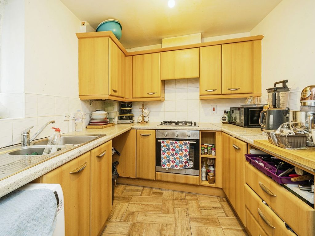 2 bed flat for sale in Loxdale Sidings, Bilston WV14, £112,000