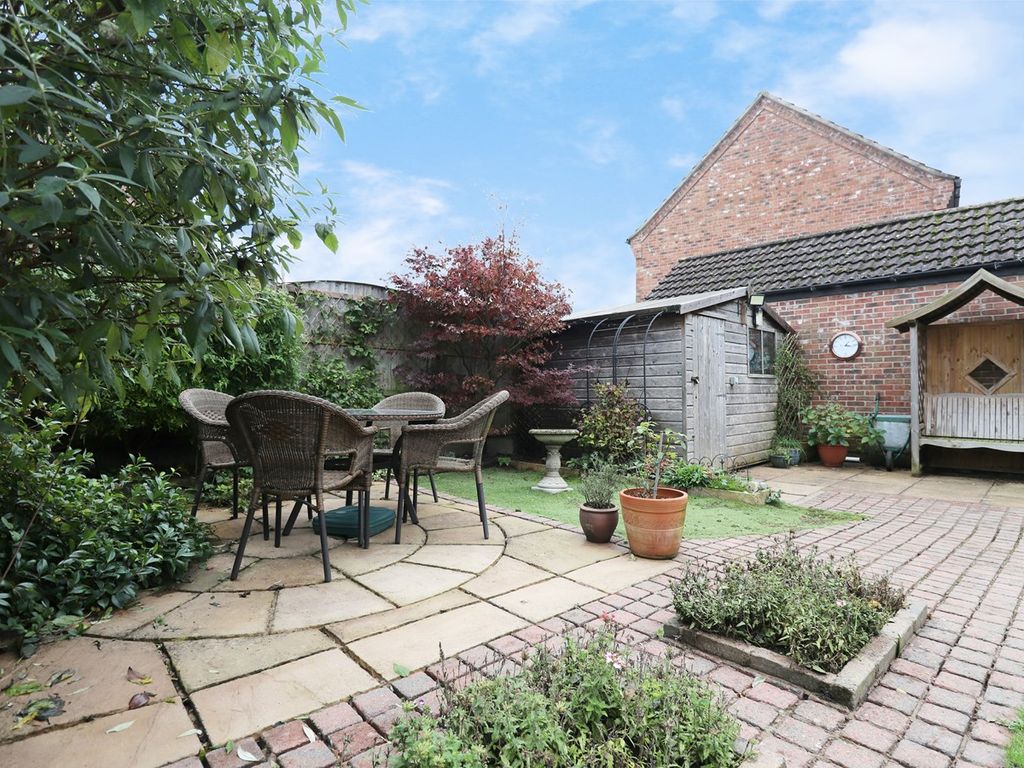 3 bed detached house for sale in High Street, Haxey, Doncaster DN9, £335,000