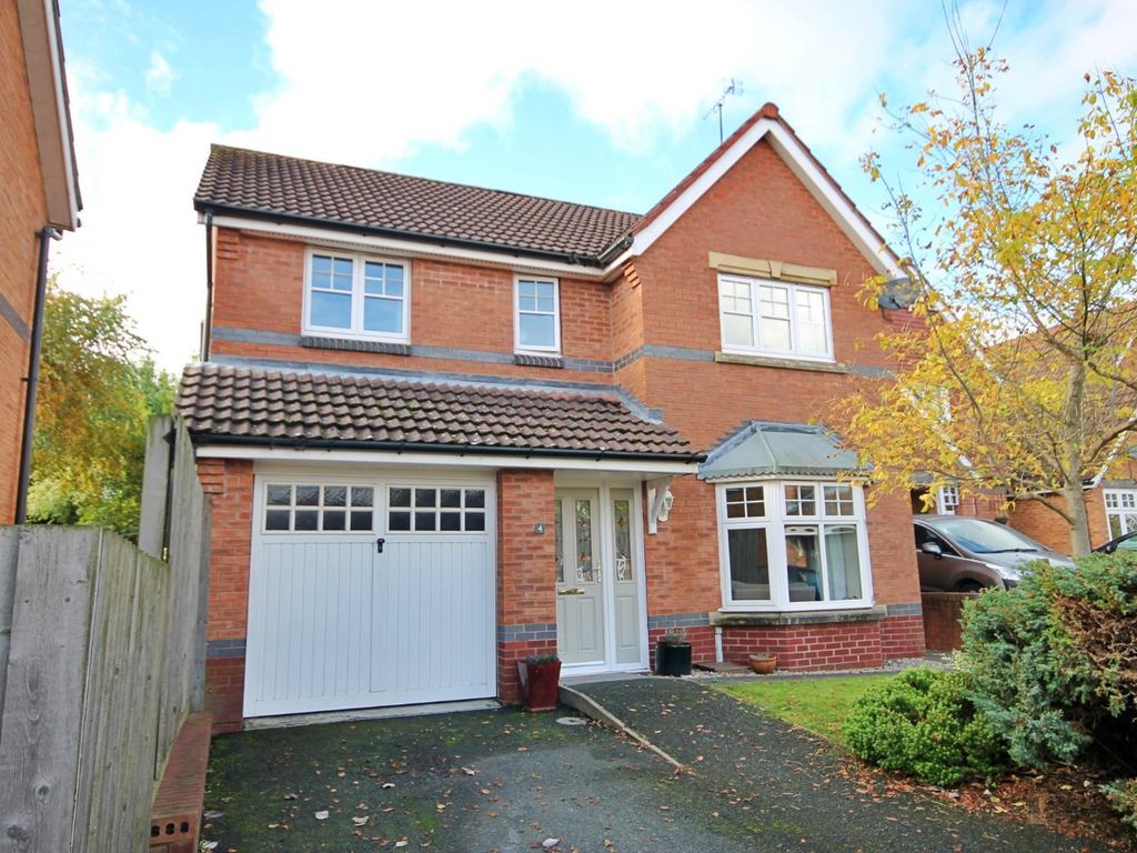 4 bed detached house for sale in Haydock Close, Dosthill, Tamworth B77, £385,000