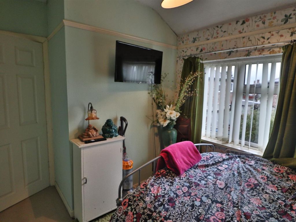 4 bed semi-detached house for sale in Reynolds Street, Latchford, Warrington WA4, £200,000