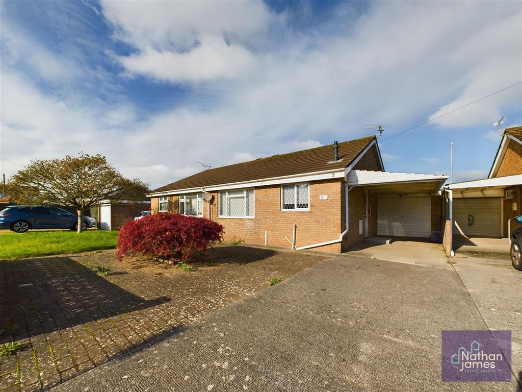 2 bed bungalow for sale in Lapwing Avenue, Caldicot NP26, £235,000