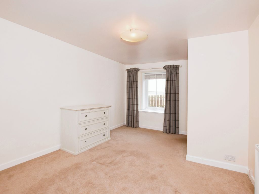 2 bed flat for sale in Well Road, Dunning PH2, £149,995