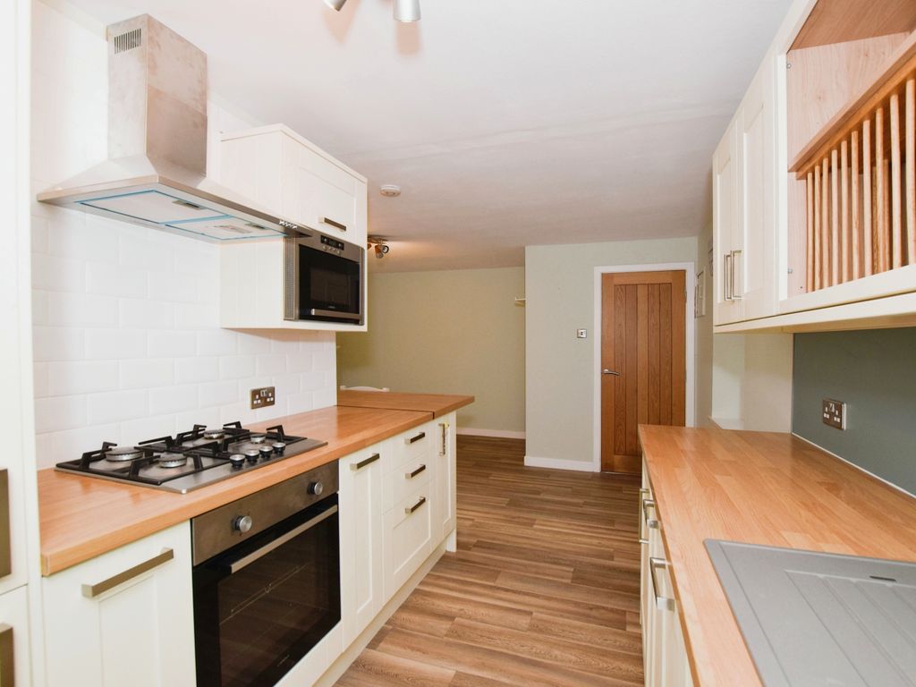 2 bed flat for sale in Well Road, Dunning PH2, £149,995