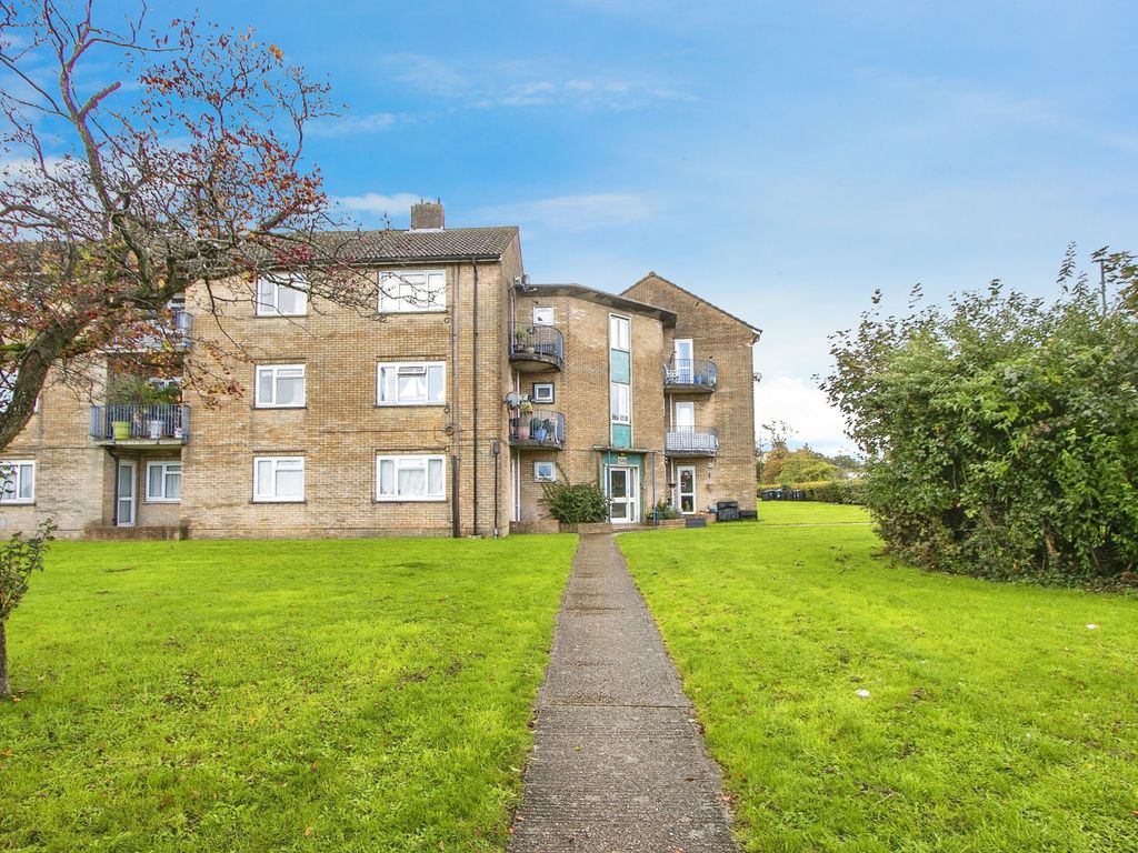 2 bed flat for sale in Wimborne Road, Kinson, Bournemouth, Dorset BH10, £200,000