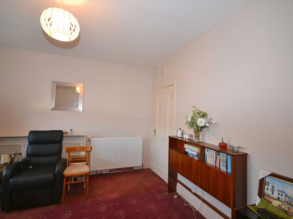2 bed flat for sale in Main Street, Rutherglen, Glasgow G73, £62,000