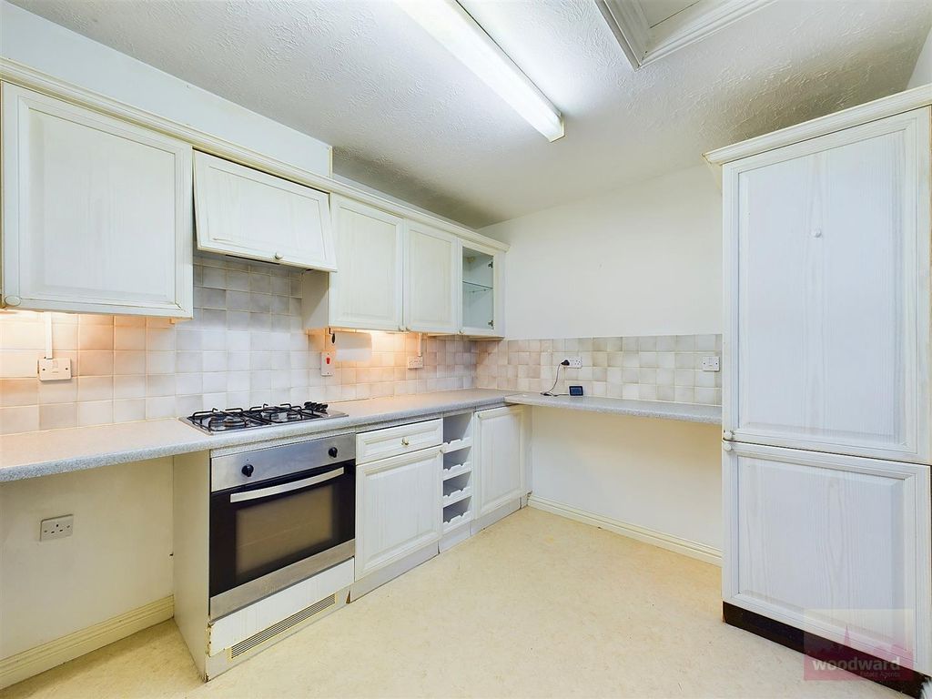 2 bed flat to rent in Knowles Court, Gayton Road, Harrow HA1, £1,750 pcm