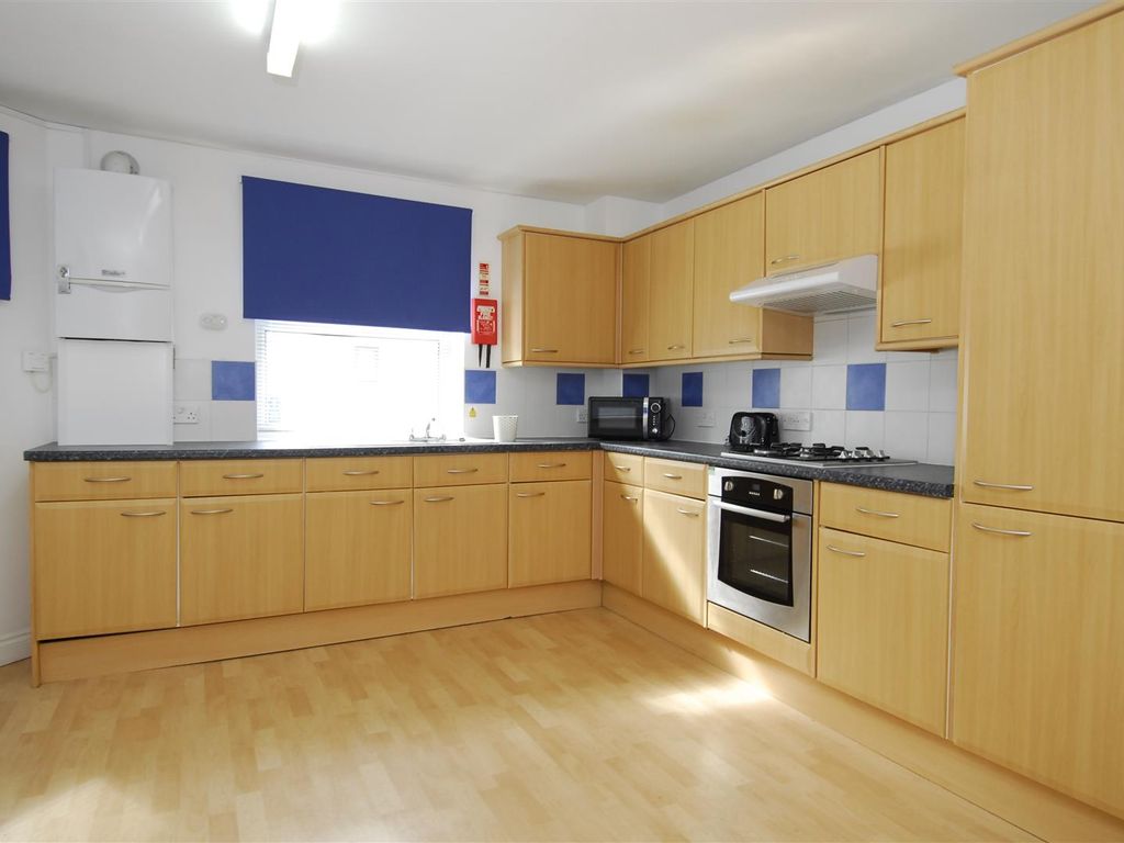 5 bed flat to rent in Hastings Street, Plymouth PL1, £477 pcm