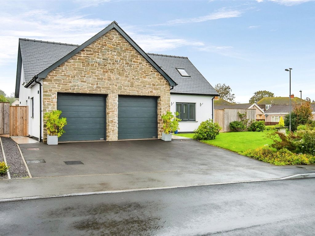 4 bed detached house for sale in Pludds Meadow, Laugharne, Carmarthen, Carmarthenshire SA33, £480,000