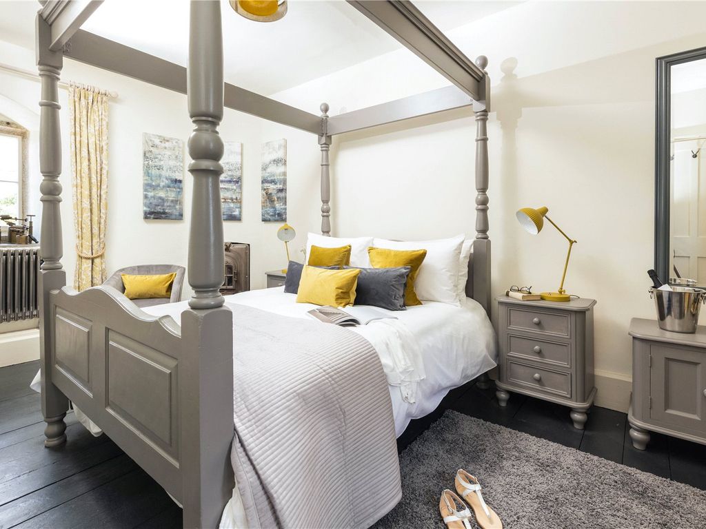 3 bed property for sale in Tavistock, Devon PL19, £695,000