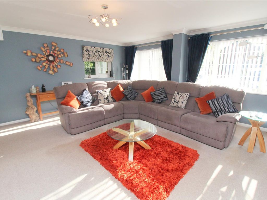 5 bed detached house for sale in St. Brides Close, Springfield, Milton Keynes MK6, £699,950