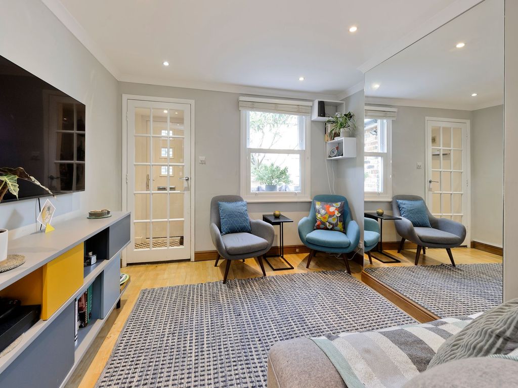 2 bed terraced house for sale in Stanley Road, London SW14, £750,000