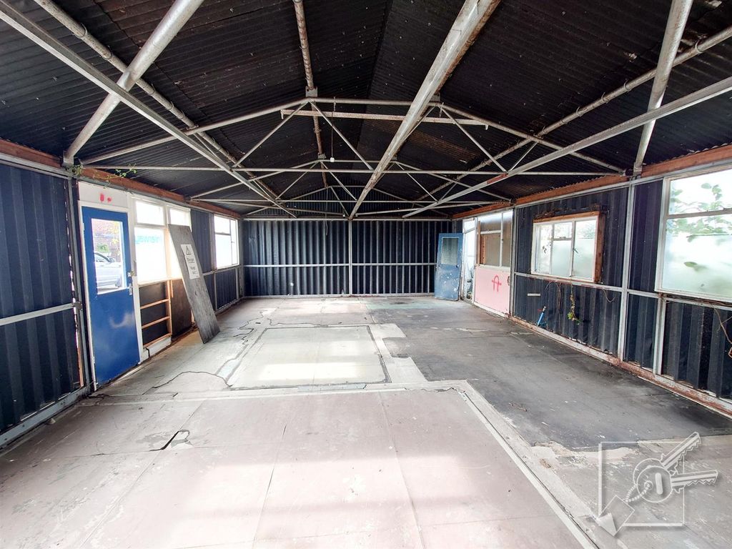 Warehouse to let in Canal Road, Higham, Rochester ME3, £12,000 pa