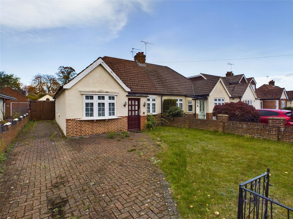 3 bed bungalow for sale in Farleigh Road, New Haw, Surrey KT15, £550,000