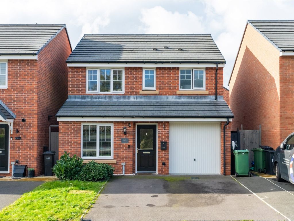 3 bed detached house for sale in Herringbone Way, Kingswinford DY6, £280,000