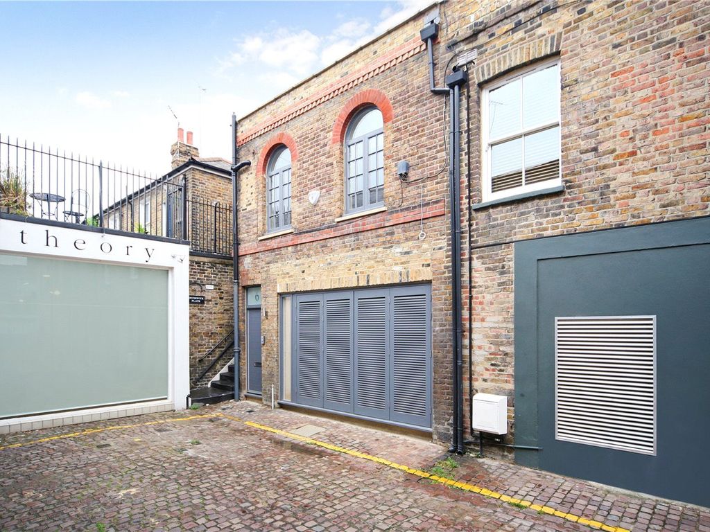2 bed detached house to rent in Westbourne Grove Mews, London W11, £5,417 pcm