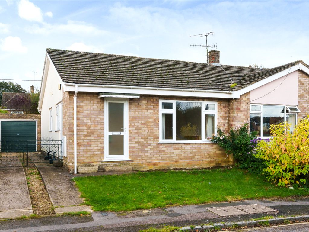 2 bed bungalow for sale in Wychwood Close, Milton-Under-Wychwood, Chipping Norton, Oxfordshire OX7, £280,000