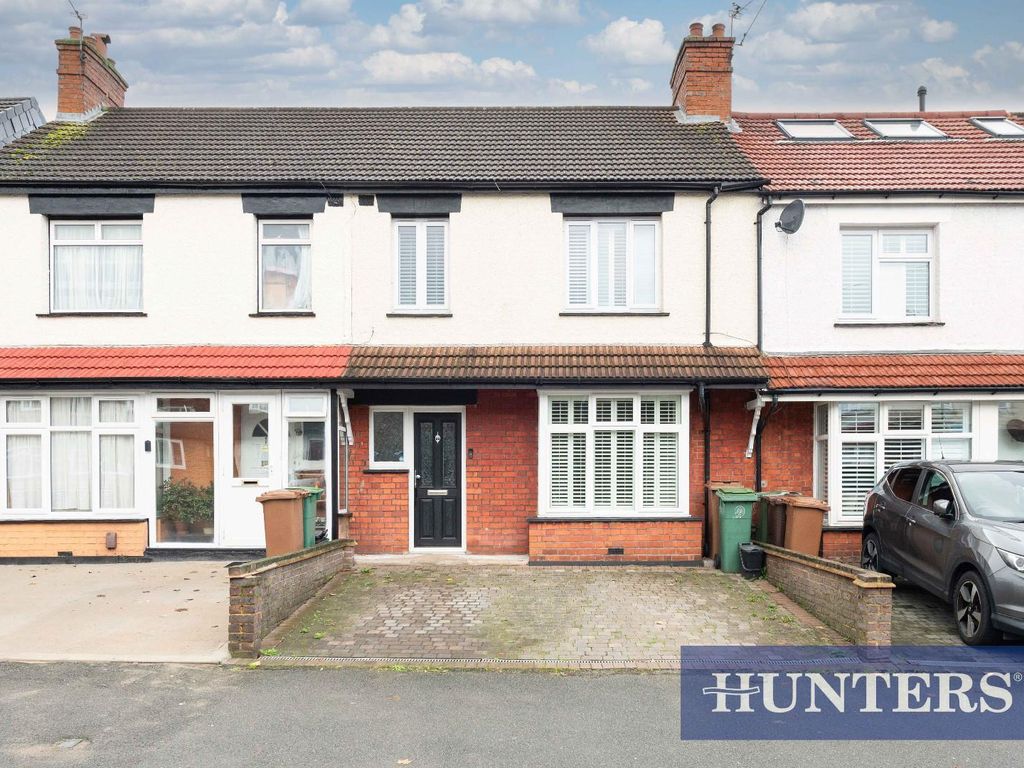 3 bed terraced house for sale in Gander Green Lane, Sutton SM1, £560,000