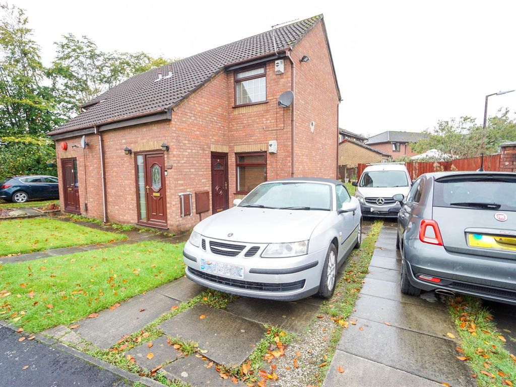 1 bed flat for sale in Captain Lees Road, Westhoughton, Bolton BL5, £95,000