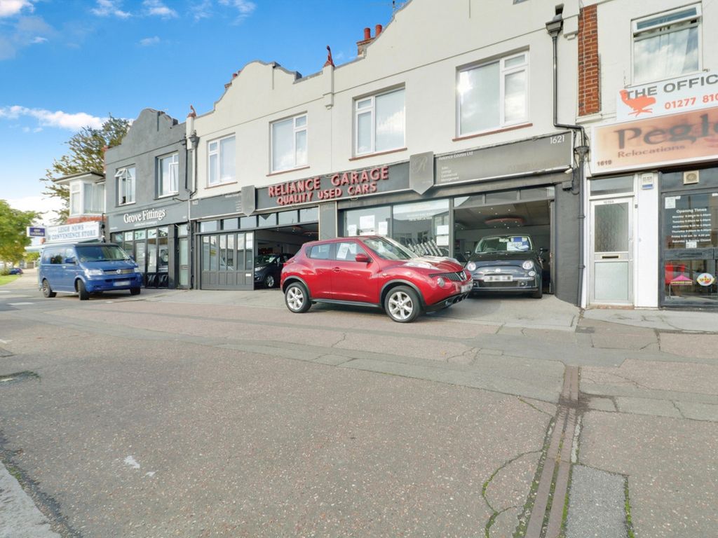 Retail premises to let in London Road, Leigh-On-Sea SS9, £11,000 pa