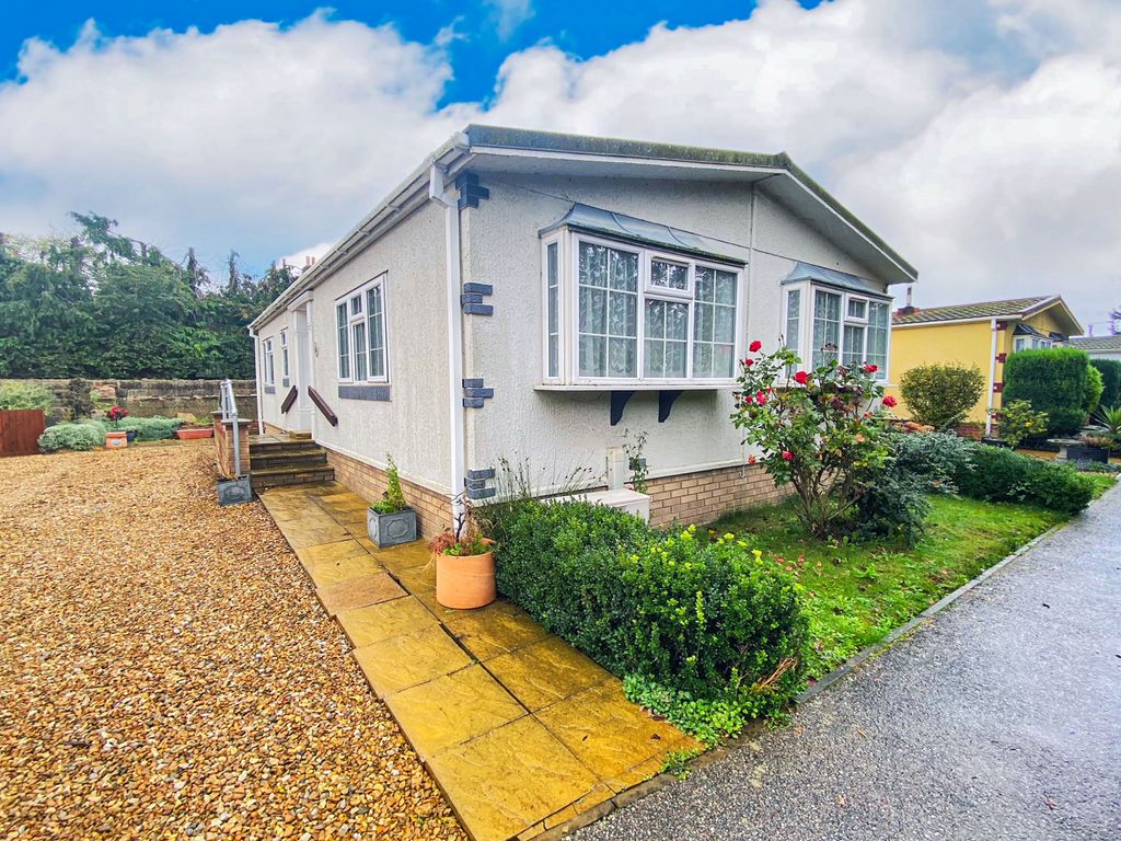2 bed mobile/park home for sale in Peacehaven Park, Marham, King