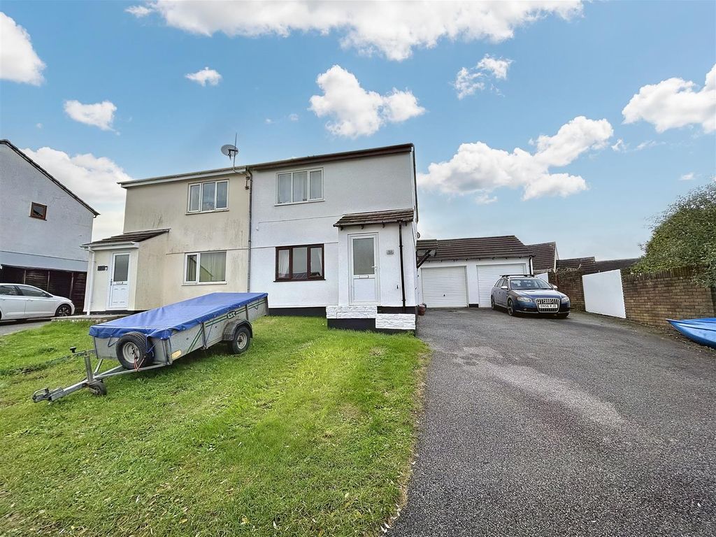 1 bed flat for sale in Pendeen Park, Helston TR13, £173,000