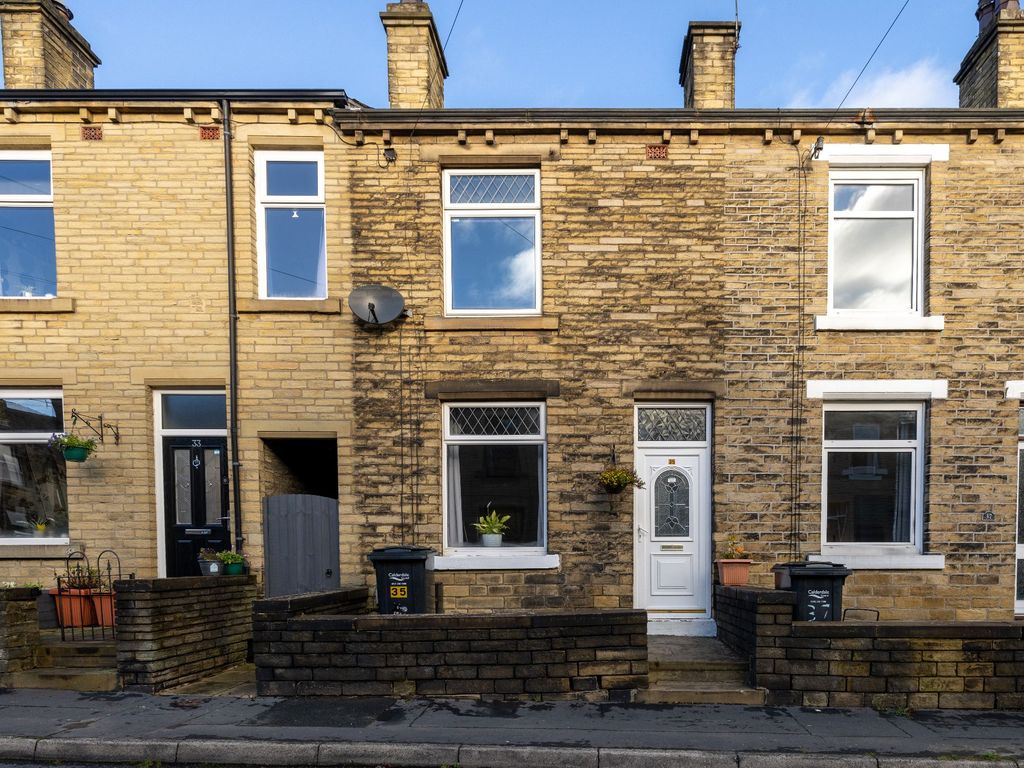 2 bed terraced house for sale in Piggott Street, Brighouse HD6, £125,000