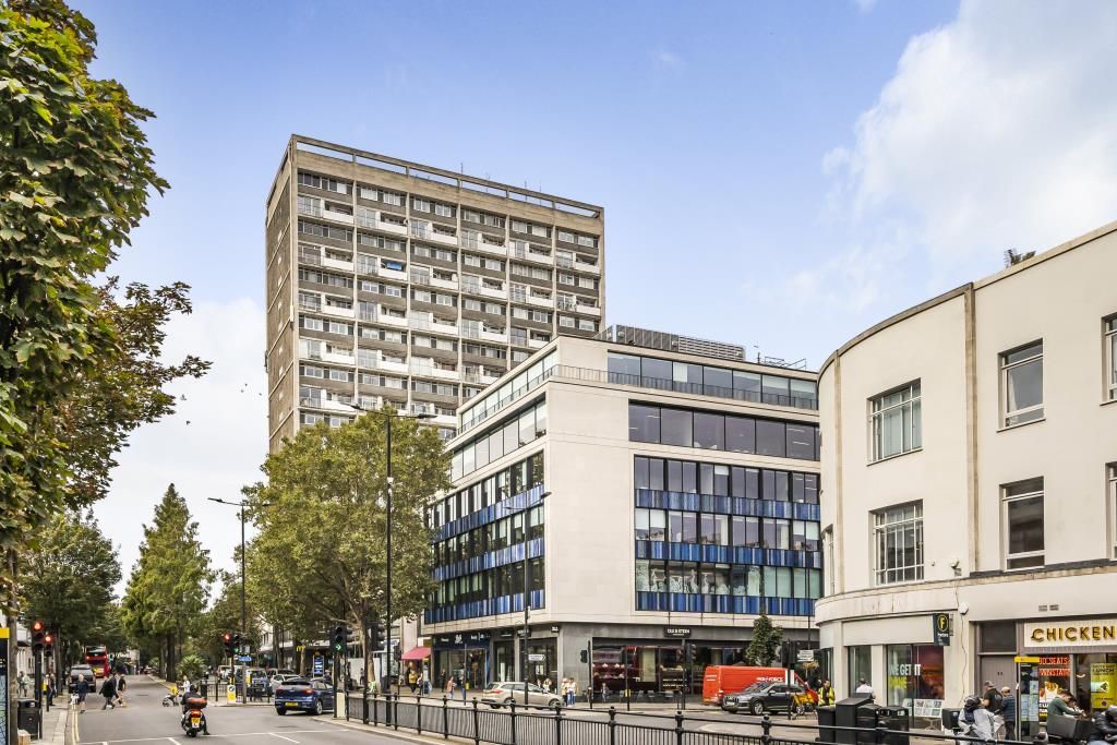 2 bed flat for sale in Camden Hill Towers, Notting Hill Gate W11, £900,000