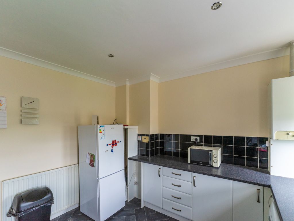 2 bed flat for sale in Loanhead Crescent, Motherwell ML1, £70,000