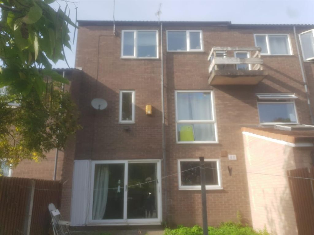 5 bed property to rent in Harlaxton Walk, Nottingham NG3, £498 pcm