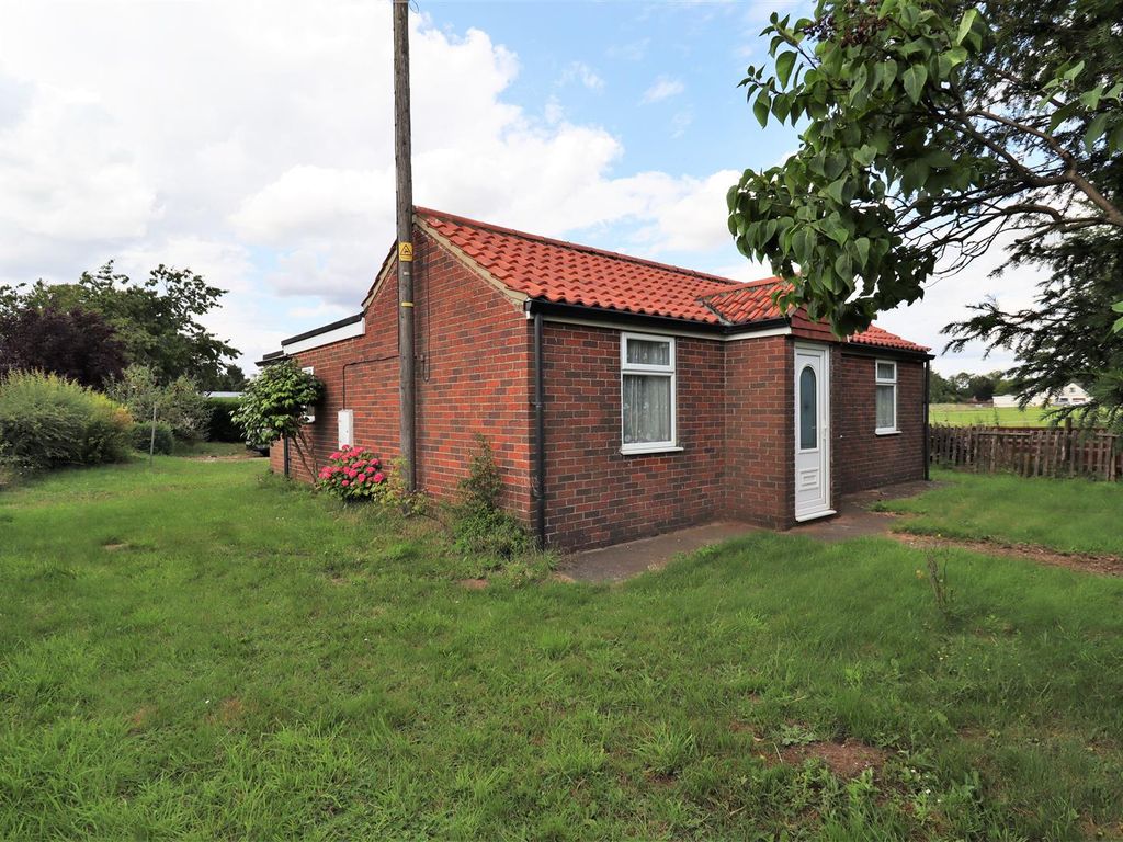 3 bed detached bungalow for sale in Cottage Barns. Newport Road, North Cave, Brough HU15, £280,000