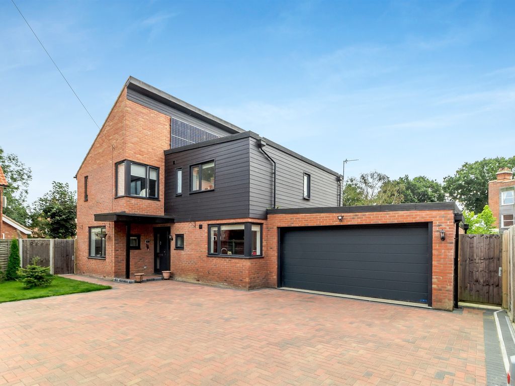 4 bed detached house for sale in North Walsham Road, Bacton, Norwich NR12, £550,000