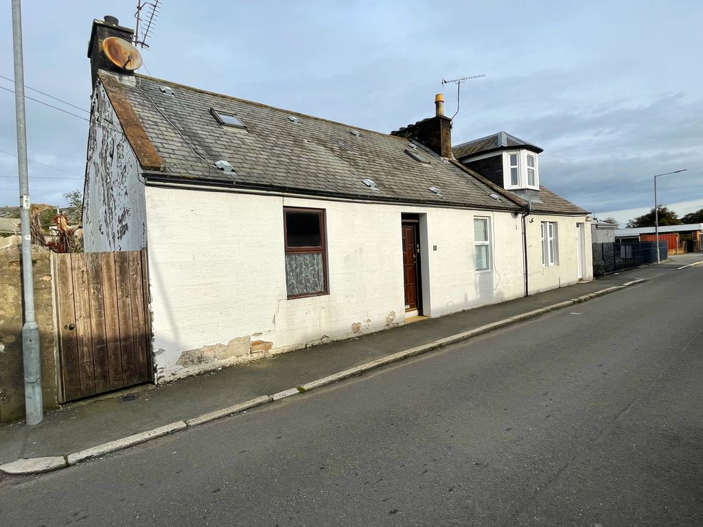 2 bed end terrace house for sale in David Street, Dumfries DG2, £78,000