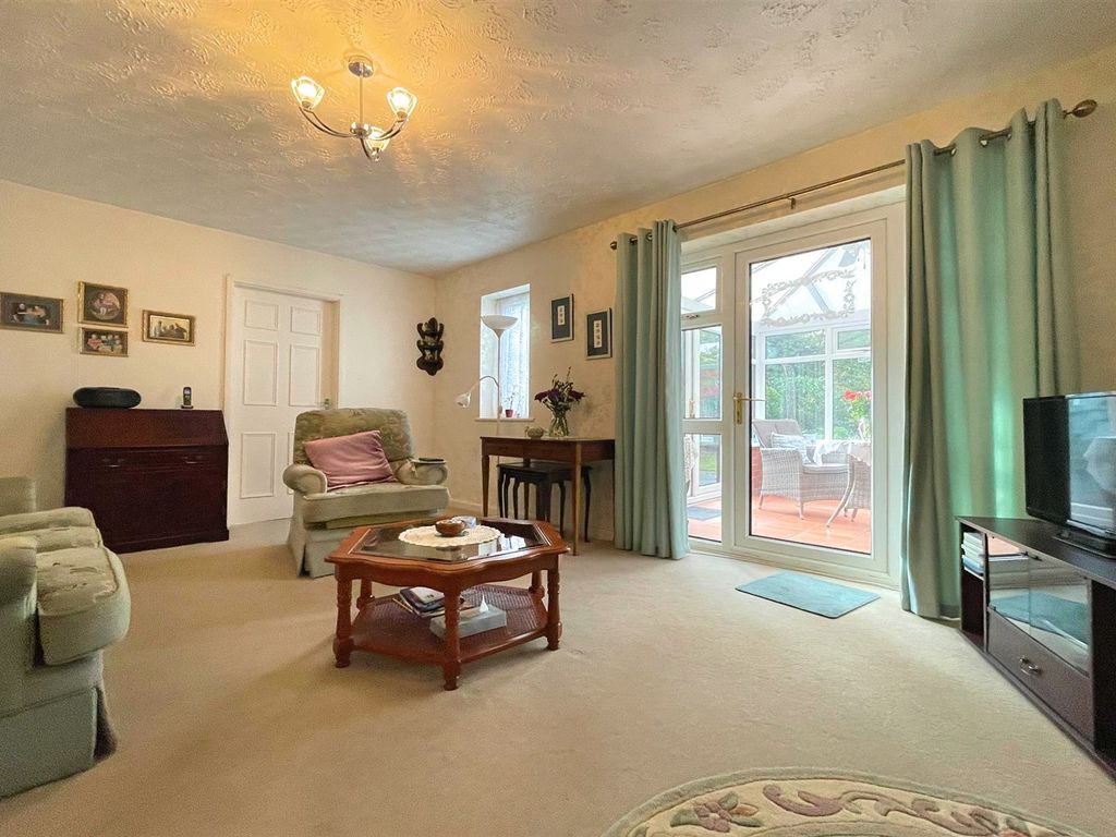 2 bed terraced house for sale in Alvanley Close, Sale M33, £250,000