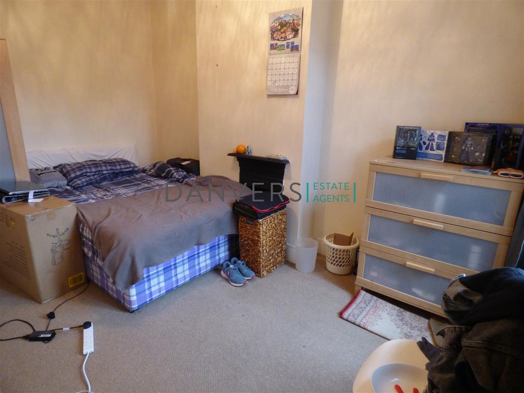 3 bed terraced house to rent in Cambridge Street, Leicester LE3, £949 pcm